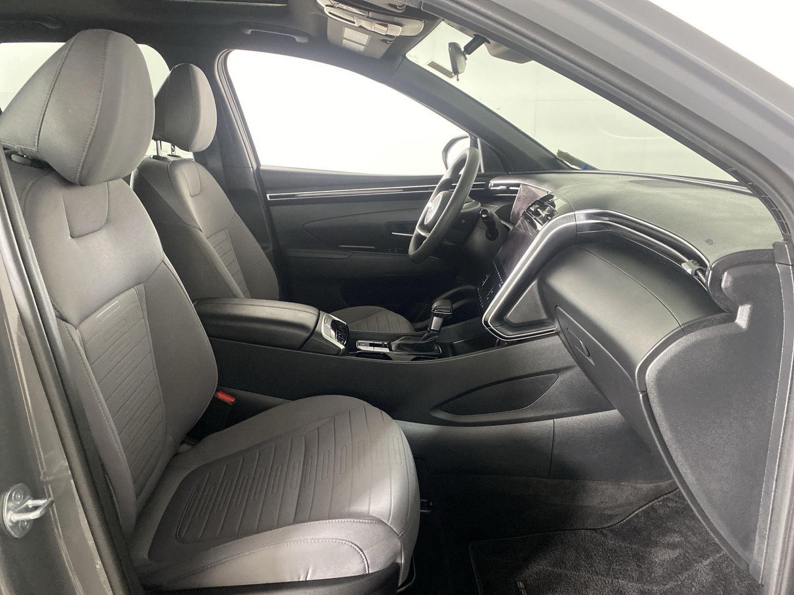 Used 2024 Hampton Gray Hyundai SEL image 27