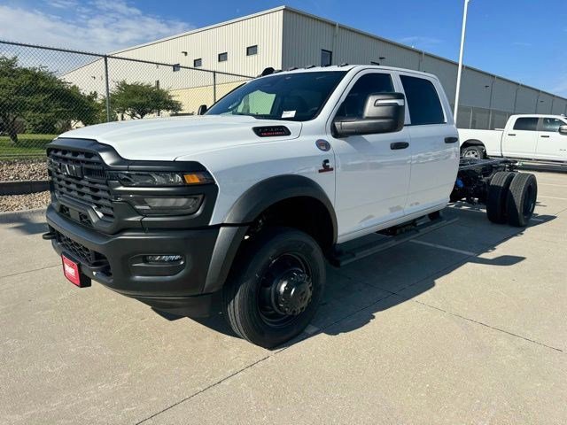 New 2026 Bright White Clear-Coat Exterior Paint RAM Tradesman image 3