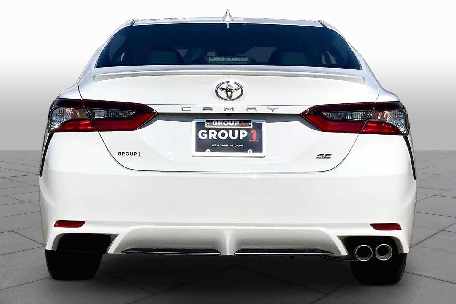 Used 2023 Ice Cap Toyota SE image 5