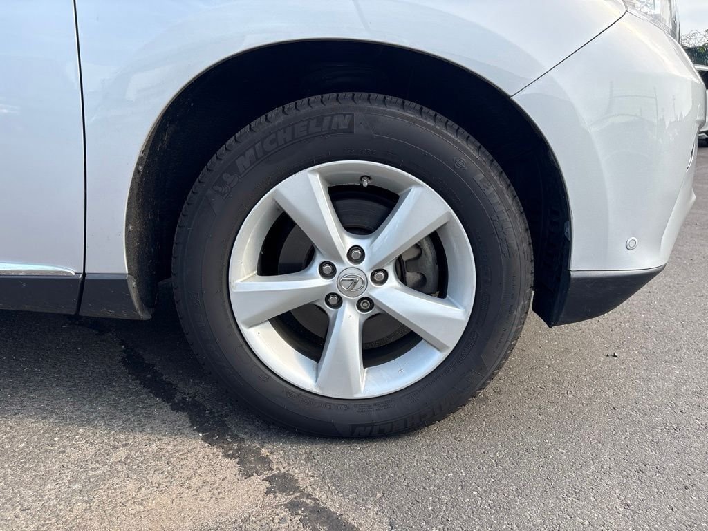 Used 2014 Silver Lexus 350 image 17
