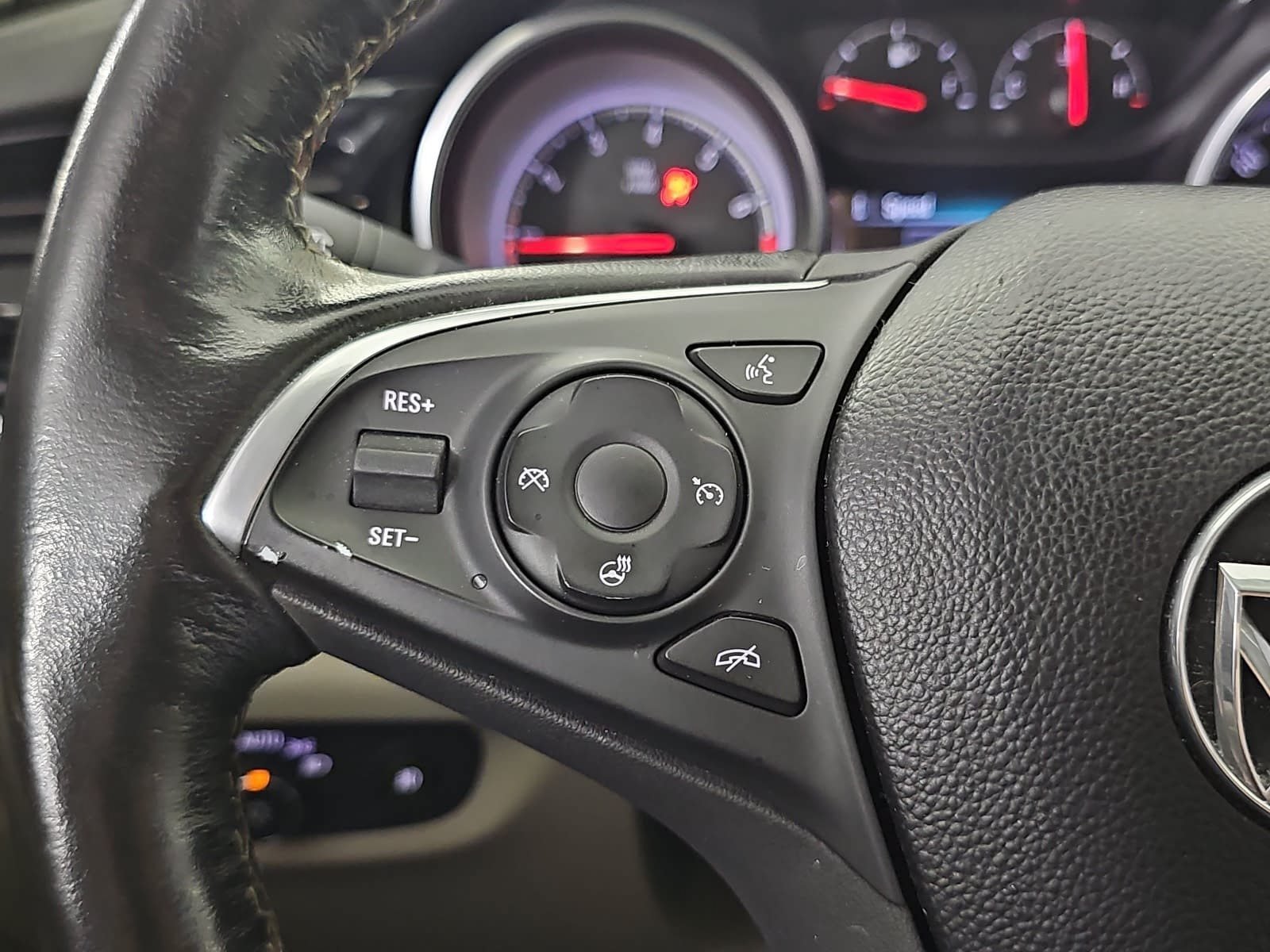 Used 2018 White Buick Essence image 15