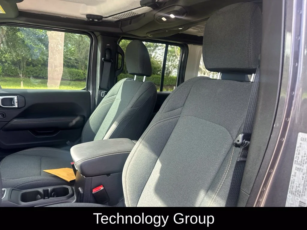 Certified Used 2025 Gray Jeep Sahara image 5