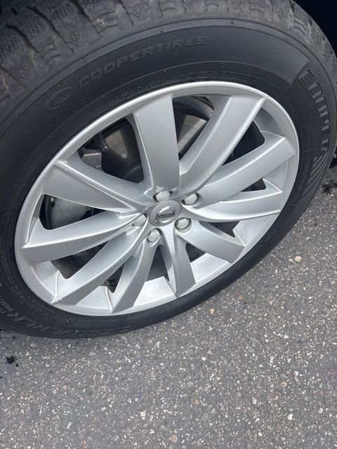 Used 2016 Gray Metallic Volvo T6 Momentum image 11