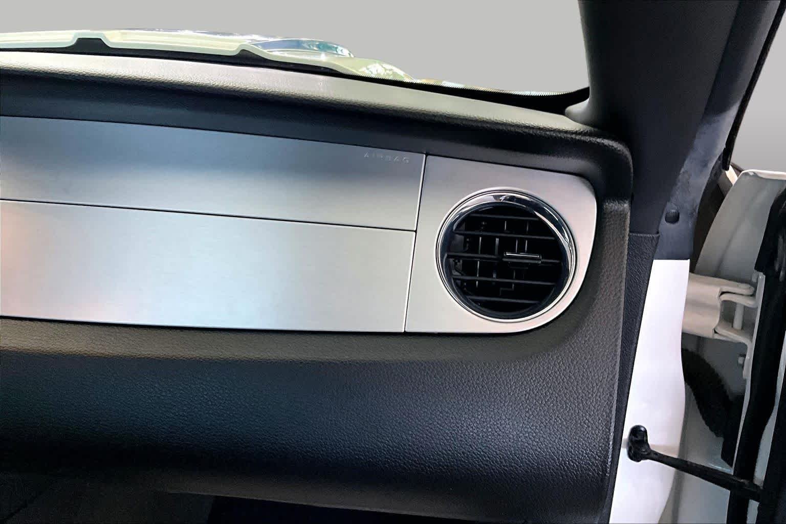 Used 2013 Performance White Ford GT Premium image 15