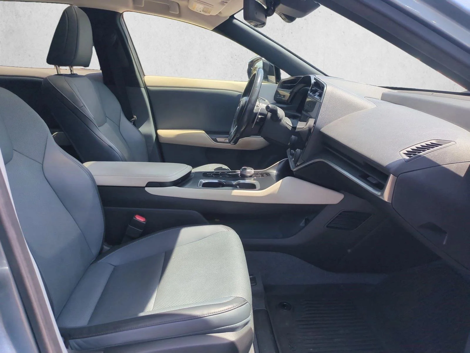 Used 2023 Ether Lexus RZ 450e Premium image 23
