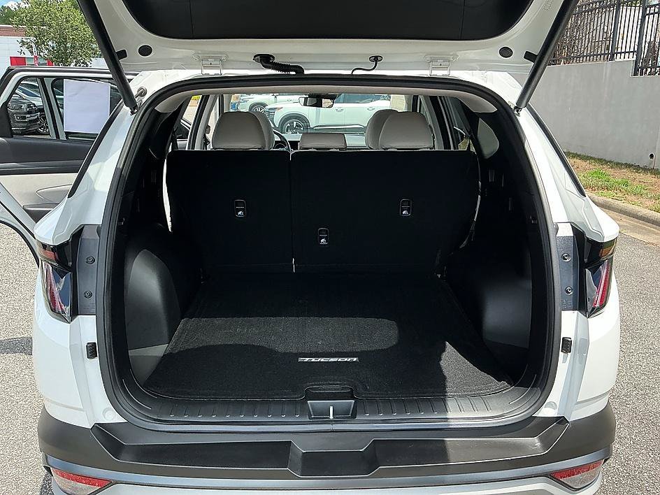 Used 2025 Serenity White Pearl Hyundai SEL Convenience image 27
