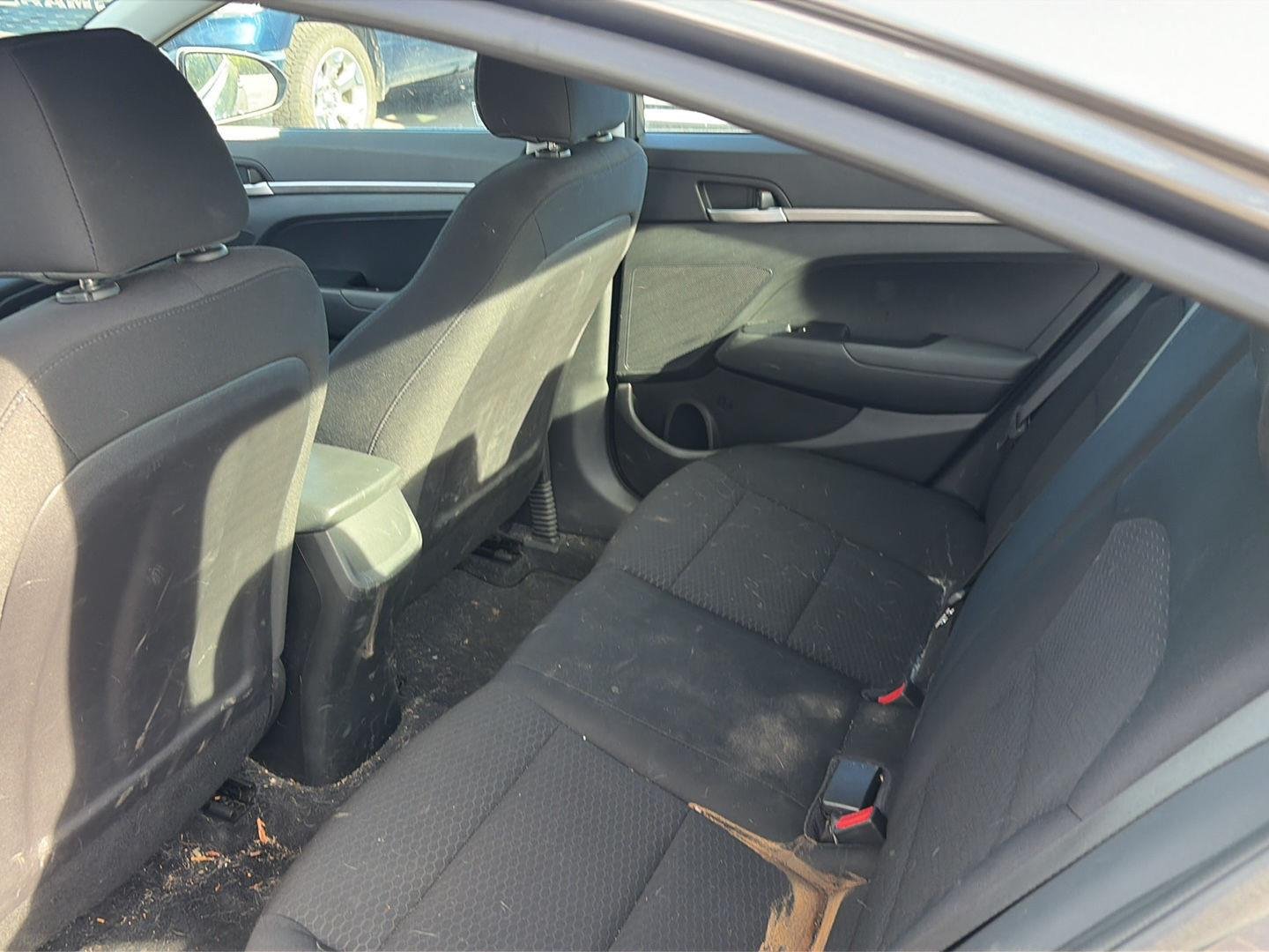 Used 2019 Machine Gray Hyundai SE image 6