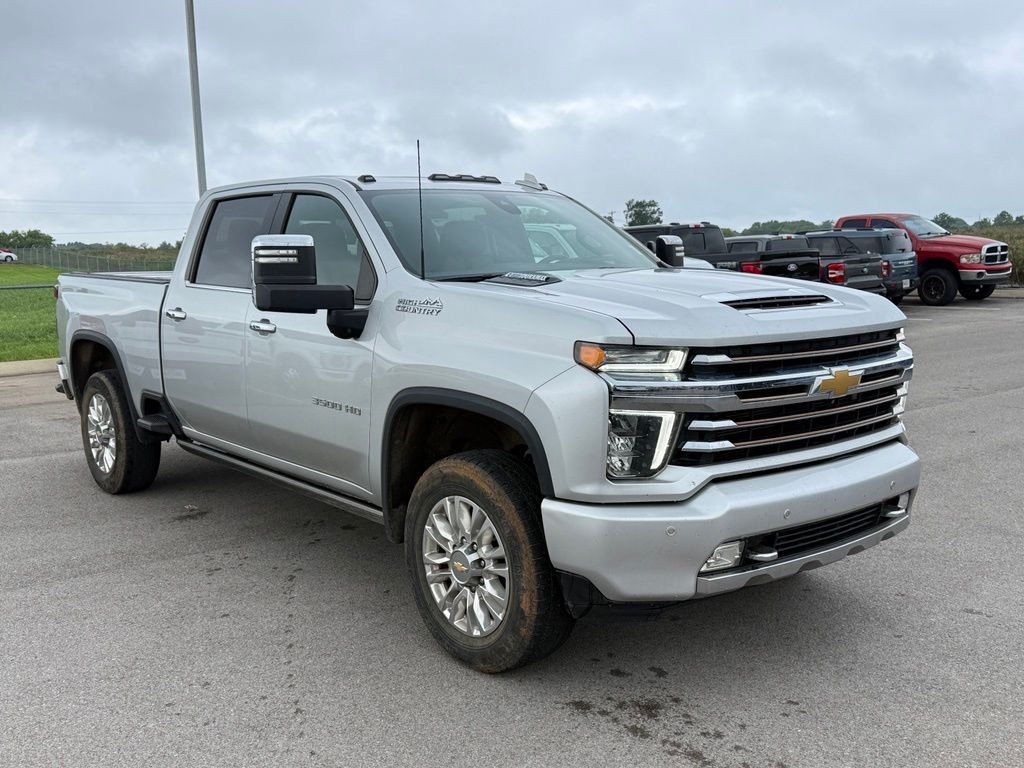 Used 2022 Silver Ice Metallic Chevrolet High Country image 2