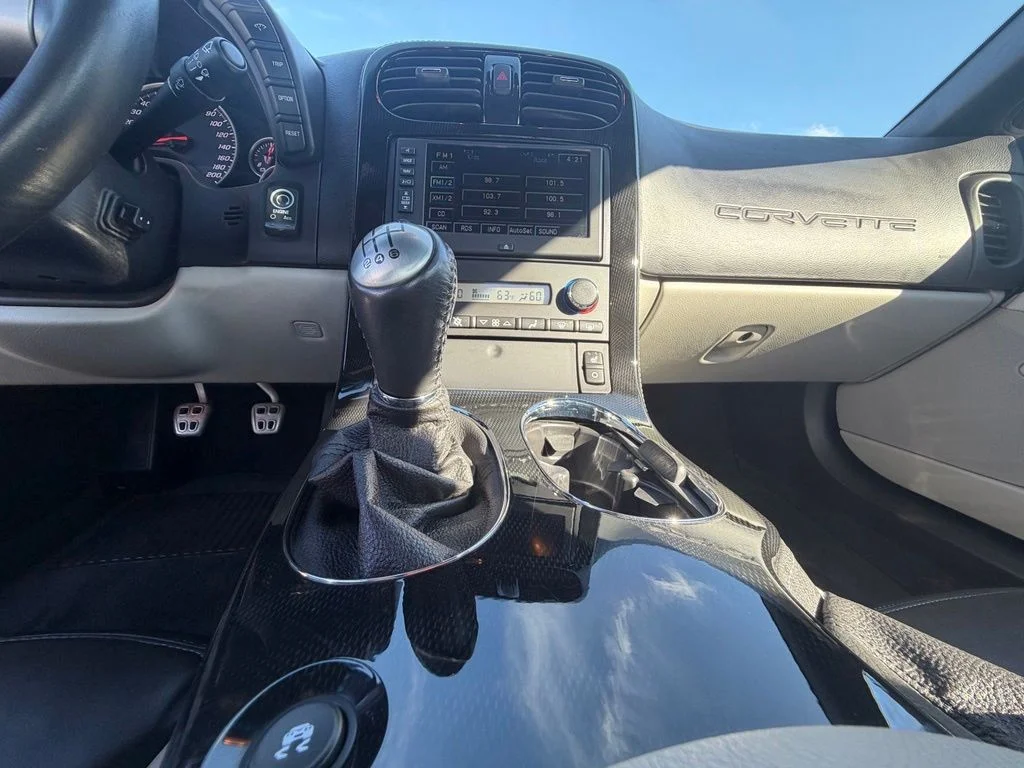 Used 2009 Gray Chevrolet Z06 image 27