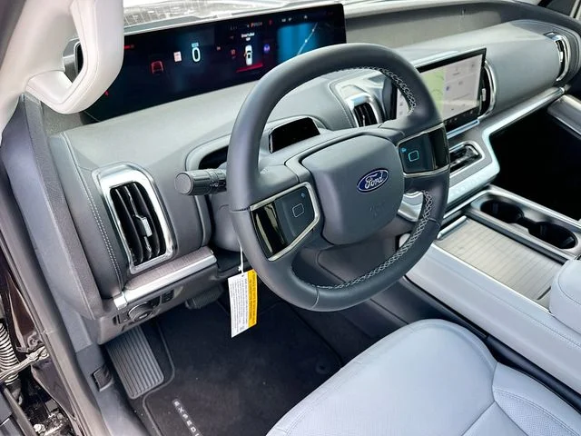 New 2026 Black Ford Platinum image 6