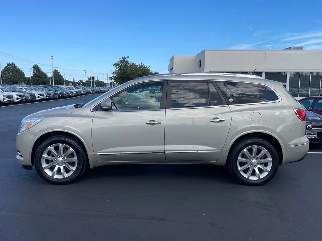 Used 2014 Buick Enclave Premium with VIN 5GAKVCKD0EJ233360 for sale in Racine, WI