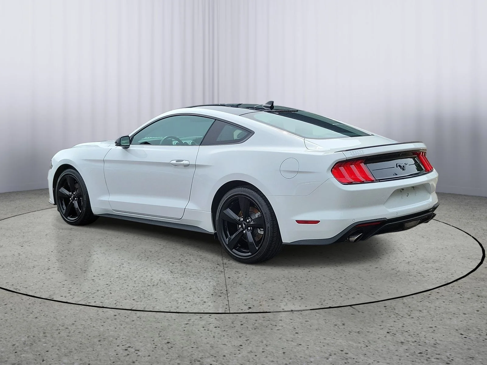 Used 2022 Oxford White Ford EcoBoost Premium image 4