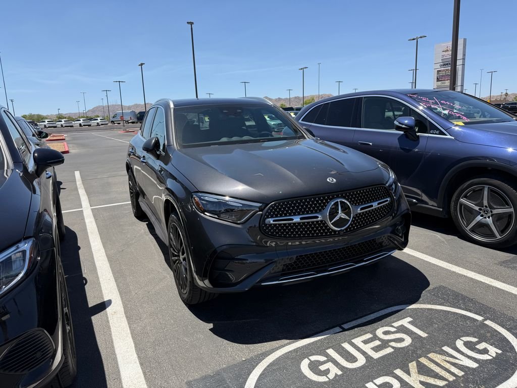 Certified Used 2026  Mercedes-Benz GLC 300 image 3