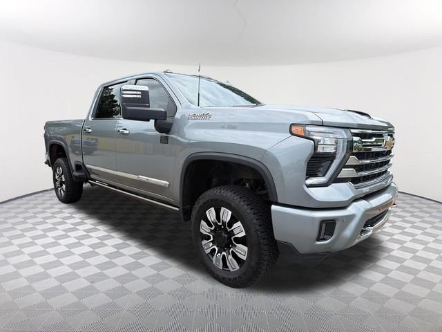 Used 2024 Gray Chevrolet High Country image 3