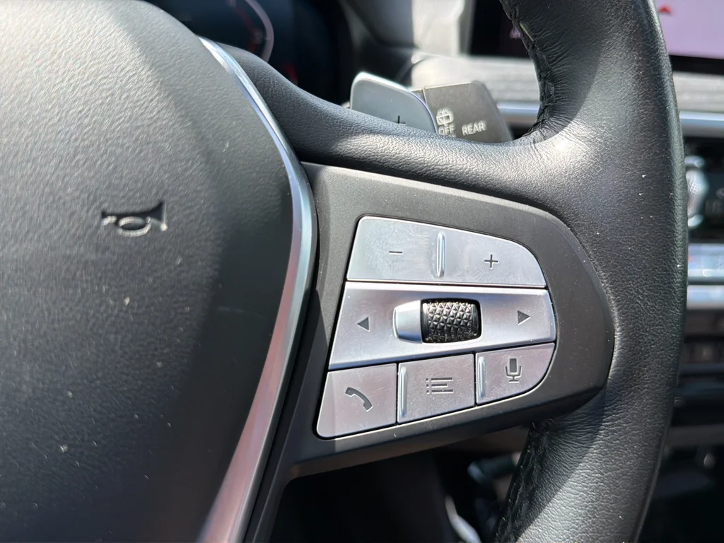 Used 2022 Blue BMW xDrive30i image 16