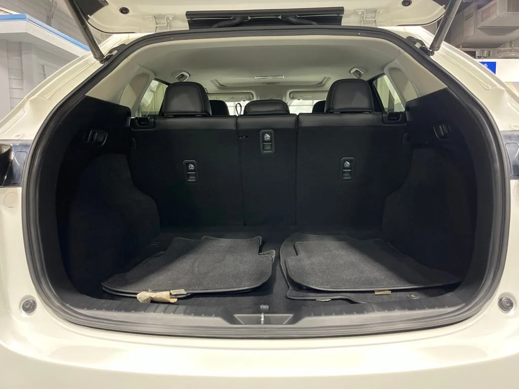 Used 2021 Snowflake White Pearl Mazda Touring image 33