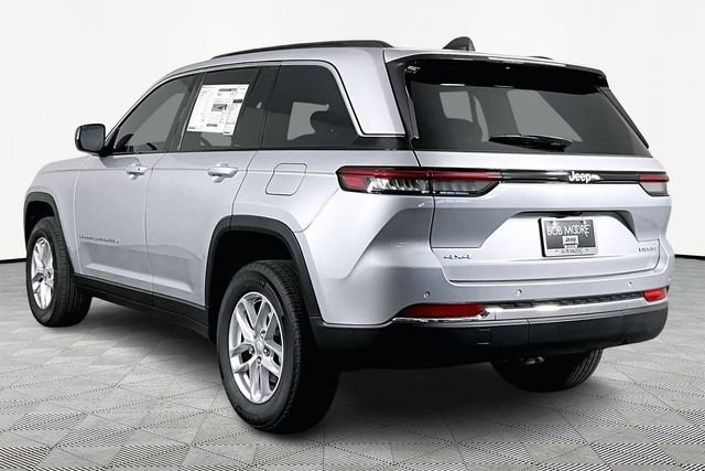 New 2026 Silver Zynith Jeep Laredo X image 4