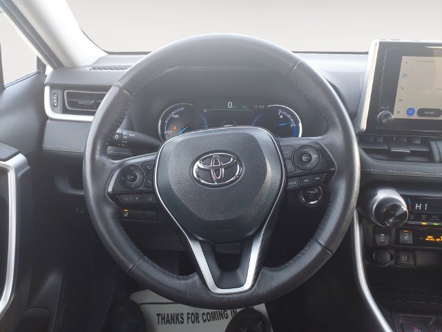Used 2025 White Toyota XLE image 13