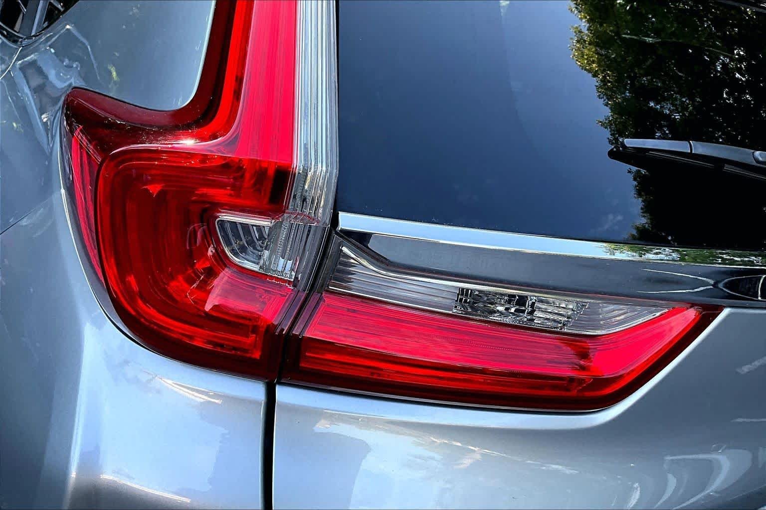 Used 2019 Lunar Silver Metallic Honda EX-L image 29