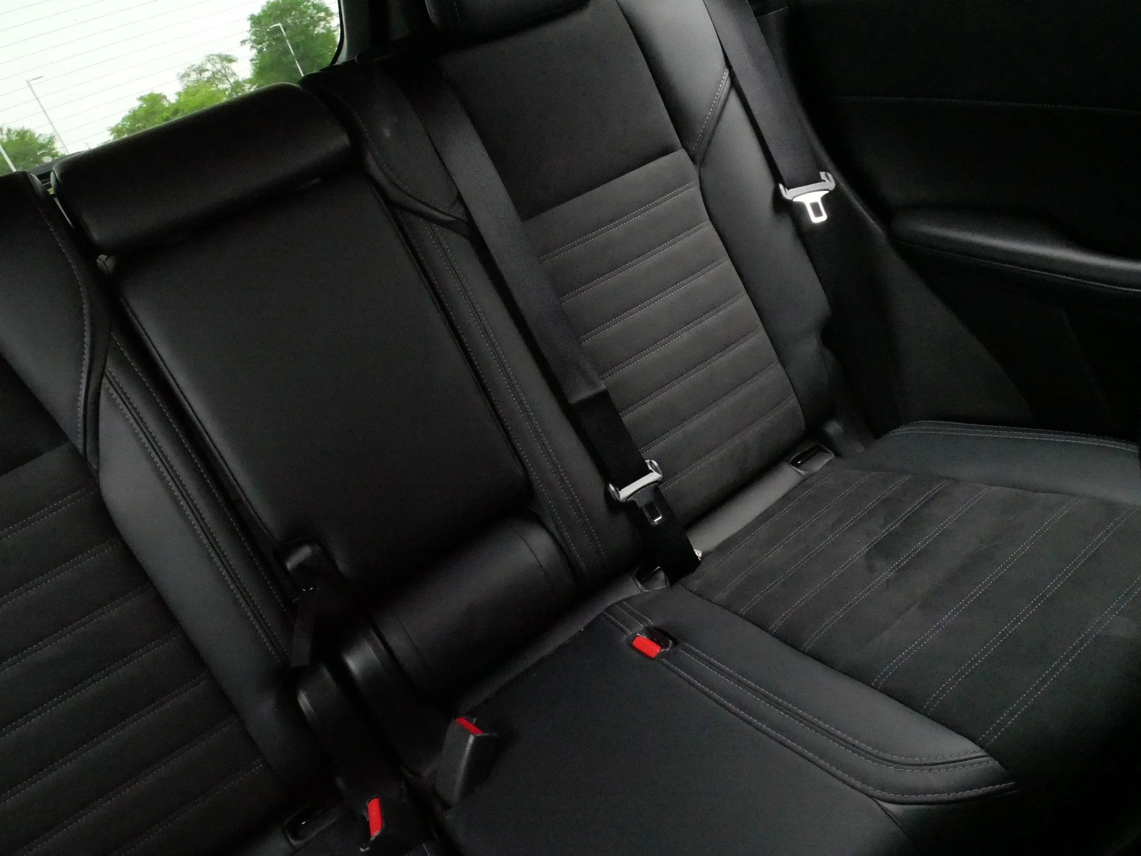 Used 2024 Alloy Silver Metallic Mitsubishi SE image 14