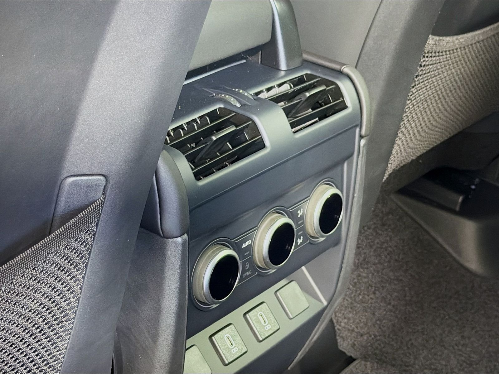 New 2026 Borasco Grey Land Rover X-Dynamic SE image 29