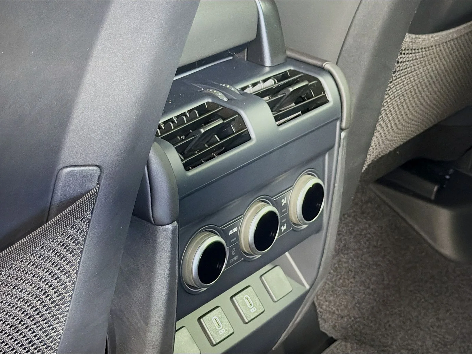 New 2026 Borasco Grey Land Rover X-Dynamic SE image 29