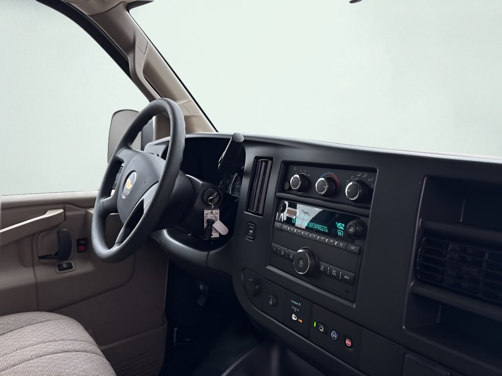 2025 Chevrolet Express Cargo Work Van - Photo 13