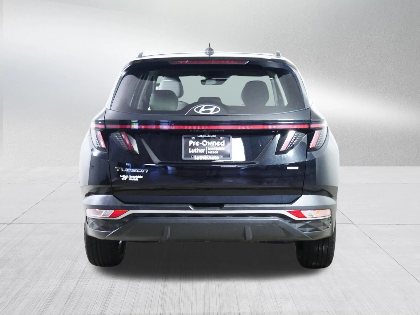 Used 2023 Phantom Black Hyundai SEL image 6