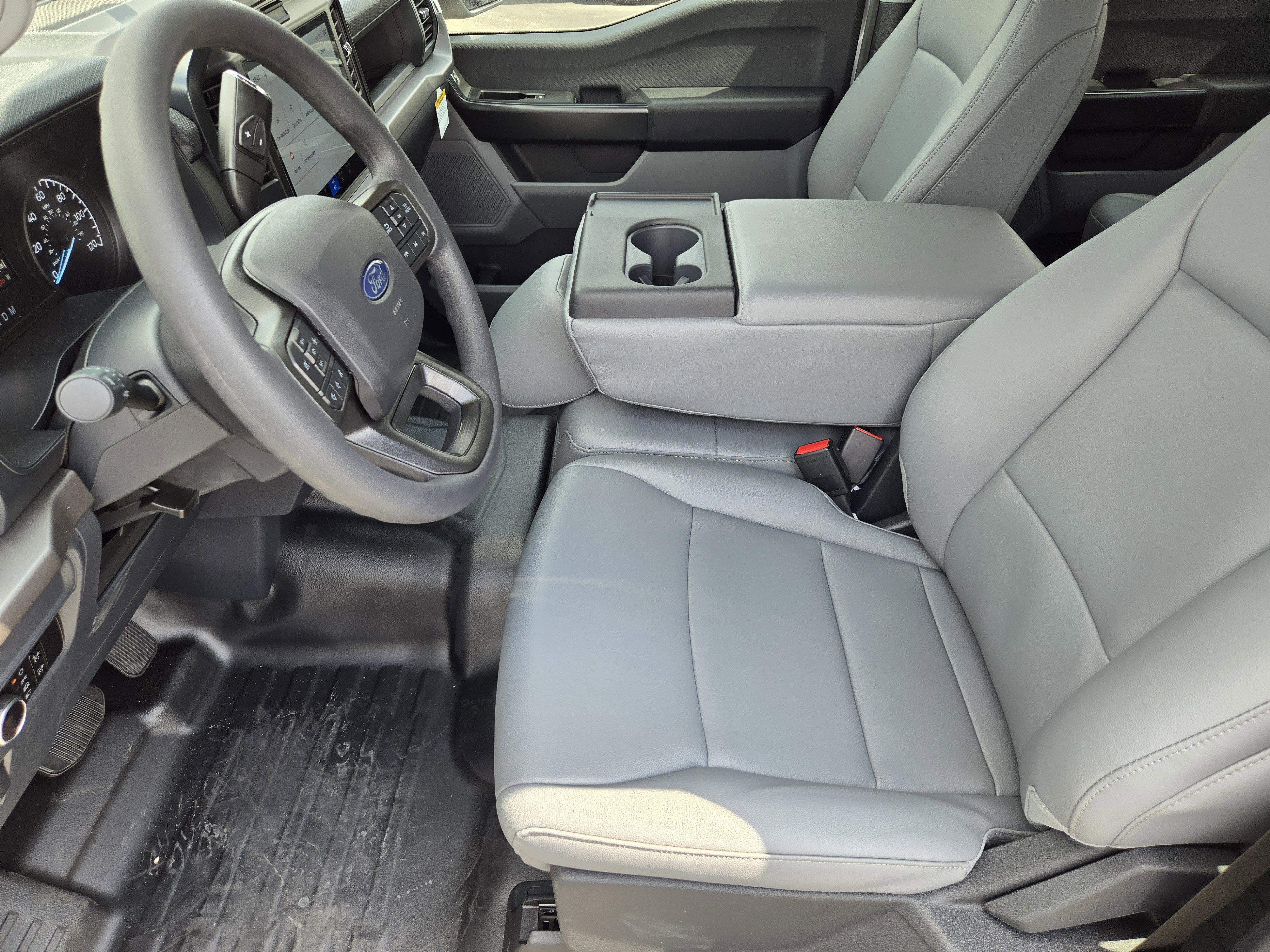 New 2026 Oxford White Ford XL image 8