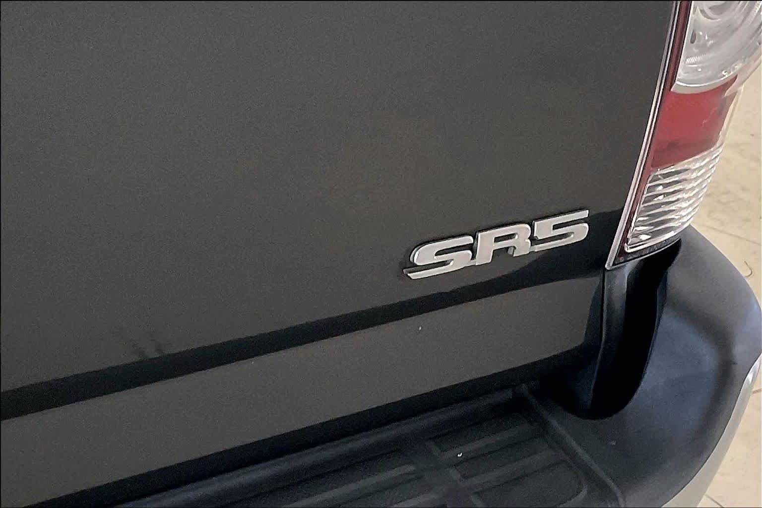 Used 2010 Magnetic Gray Metallic Toyota  image 9