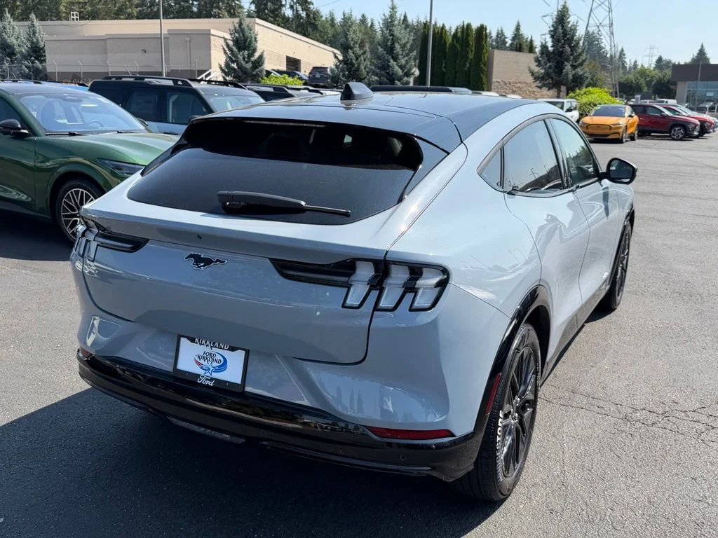 New 2026 Glacier Gray Metallic Tri-coat Ford Premium image 7