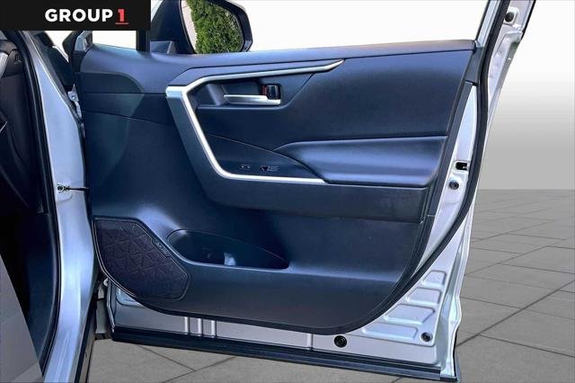 Certified Used 2024 SILVER SKY METALLIC Toyota  image 23
