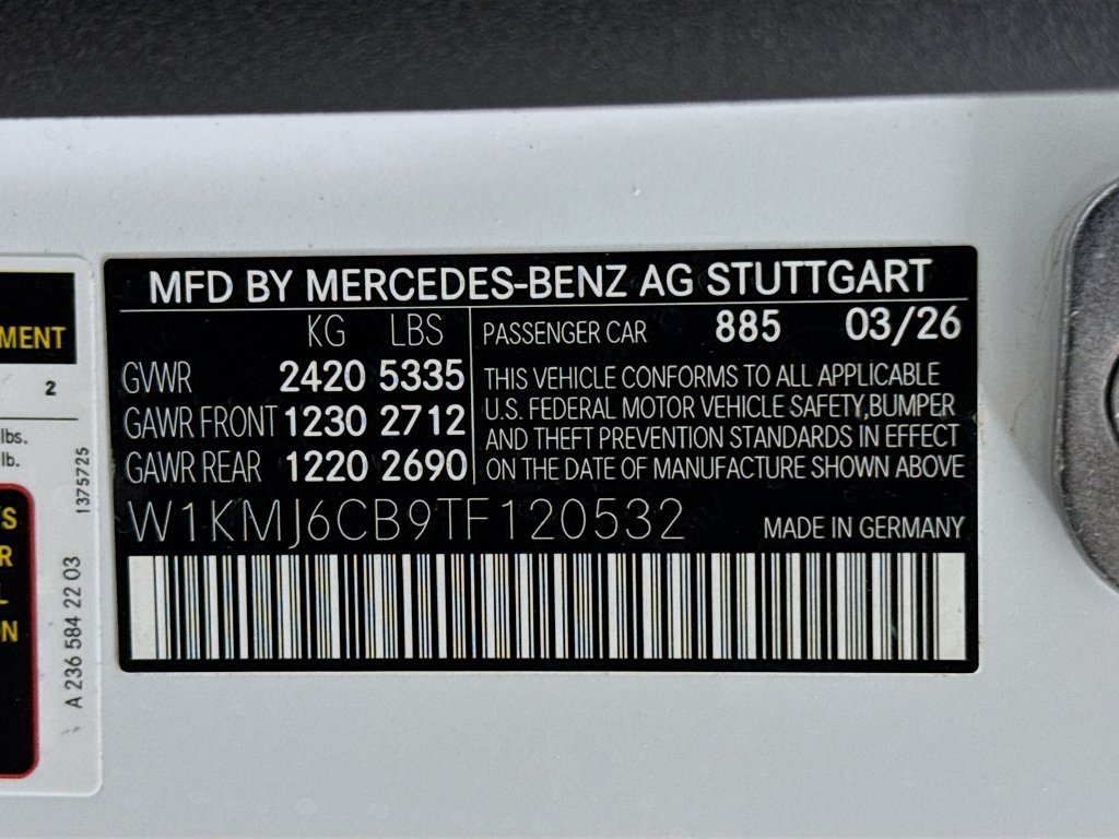 New 2026 MANUFAKTUR Moonlight White Metallic Mercedes-Benz AMG® CLE 53 4MATIC+ Coupe image 66
