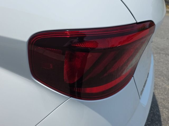 Used 2025 White Hyundai SEL image 33