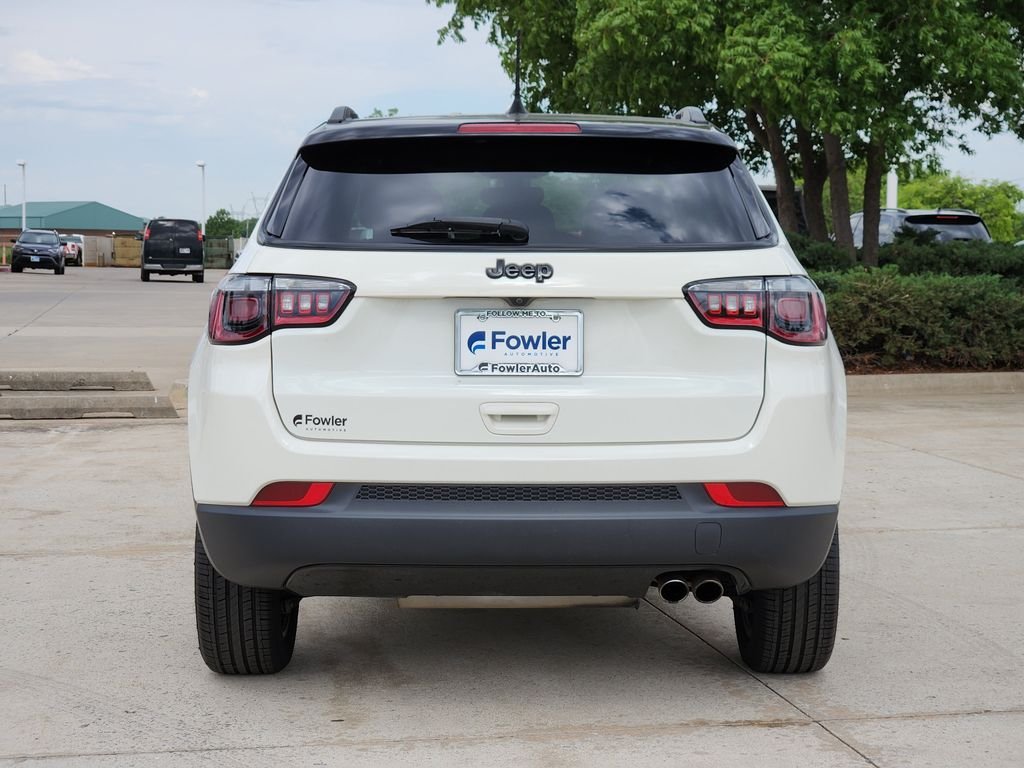 Used 2021 White Jeep Latitude image 6
