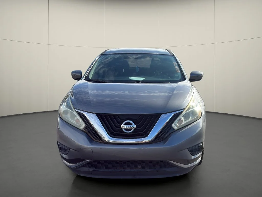 Used 2015 Gray Nissan S image 2