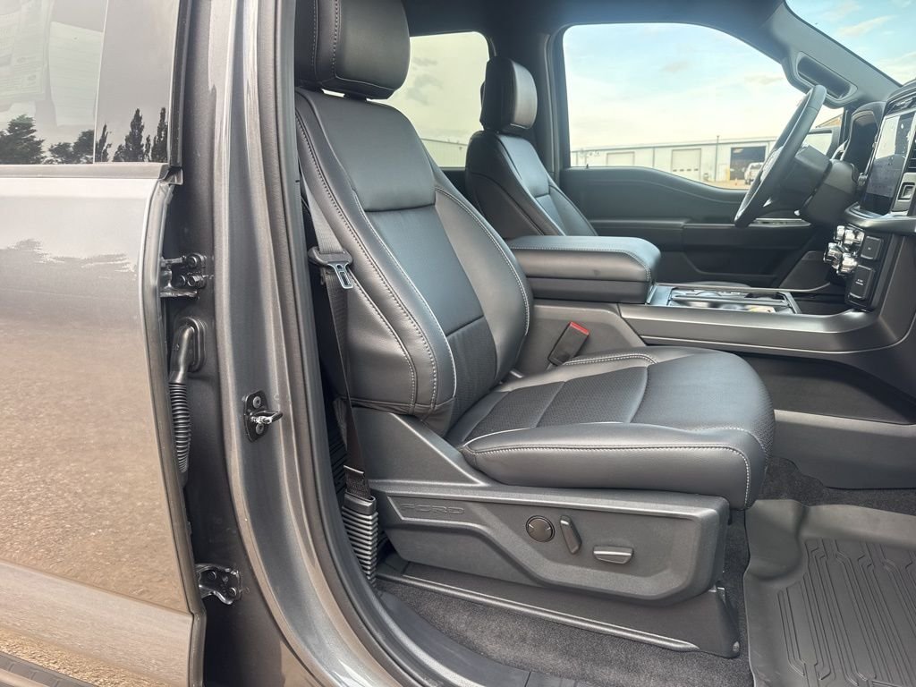 New 2026 Carbonized Gray Metallic Ford Lariat image 36