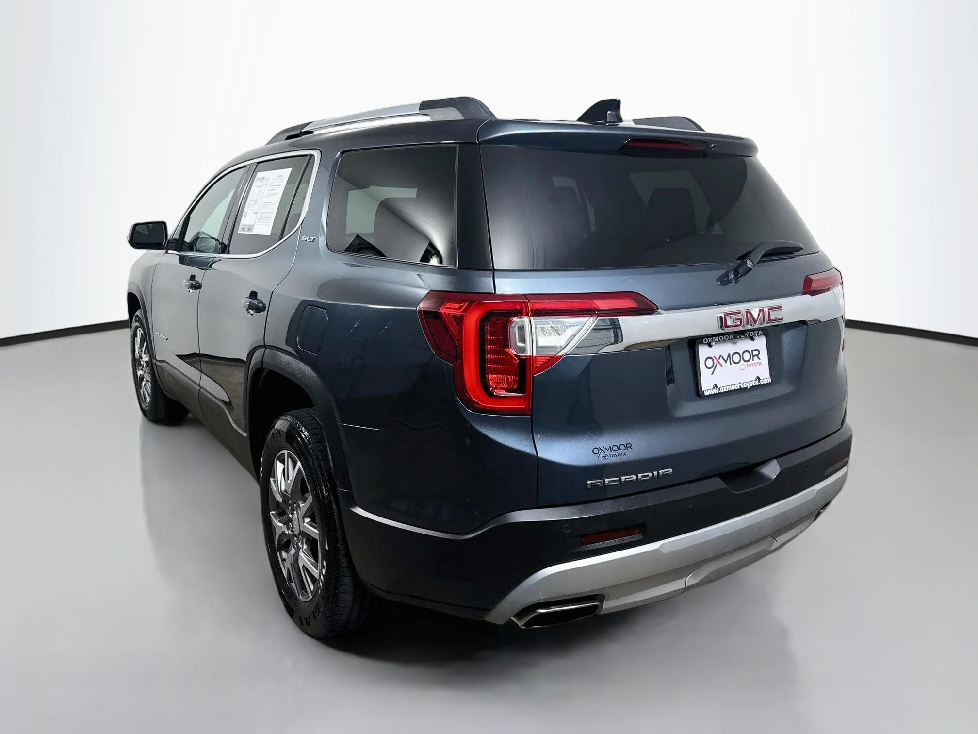 Used 2020 Dark Sky Metallic GMC SLT image 5