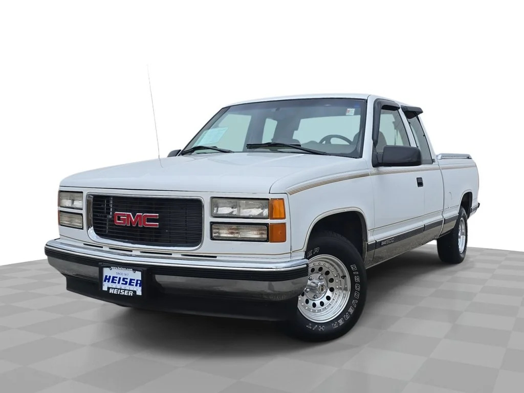 Used 1996  GMC SL image 1
