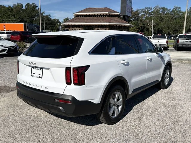 Used 2022 White Kia LX image 4