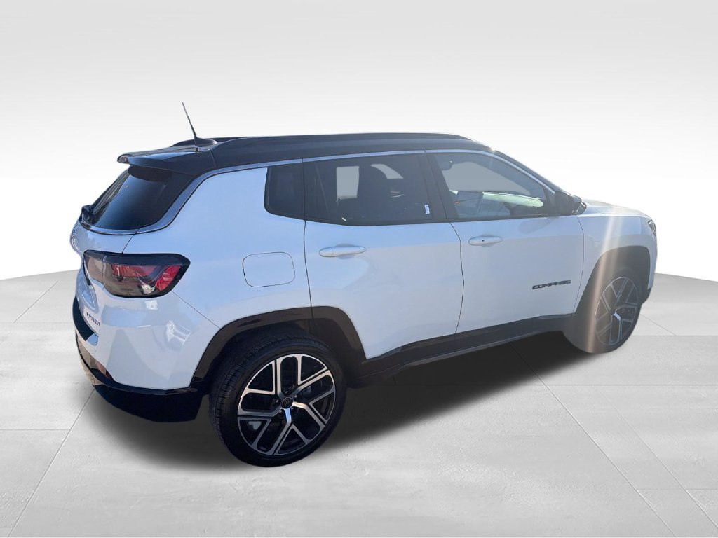 Used 2025 White Jeep Limited image 5