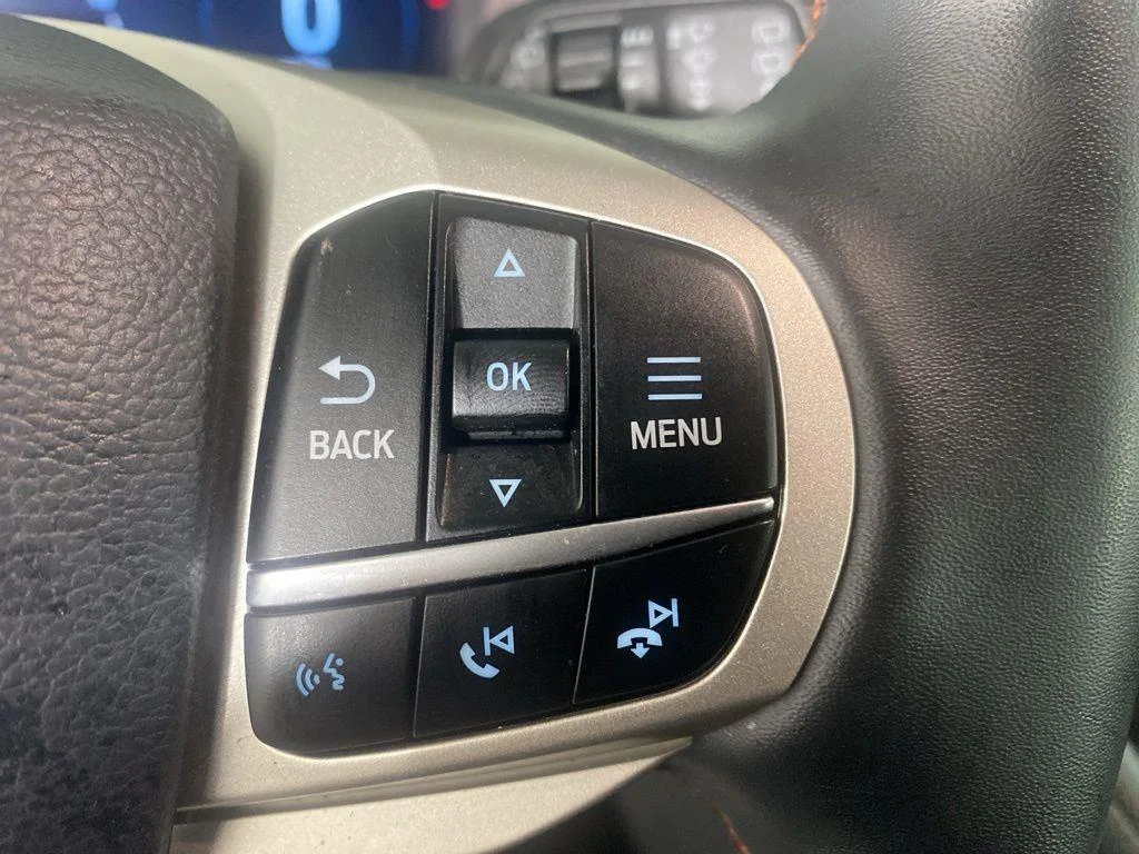 Used 2025 Vapor Blue Ford Active image 9