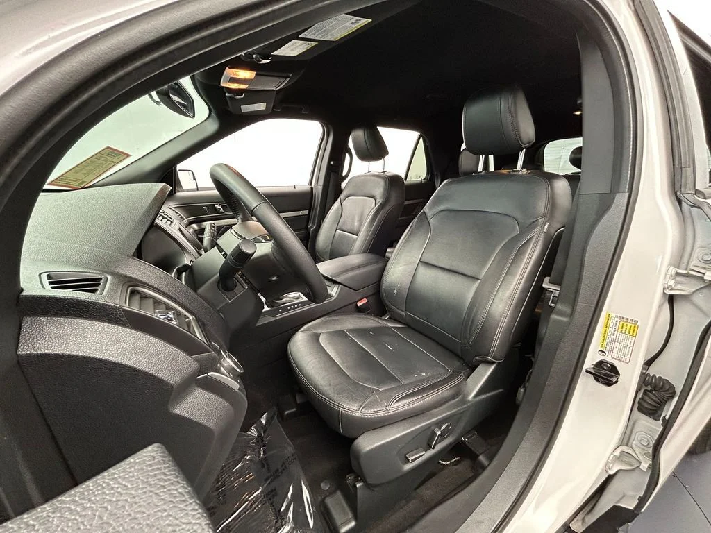 Used 2018 White Platinum Clearcoat Metallic Ford XLT image 9
