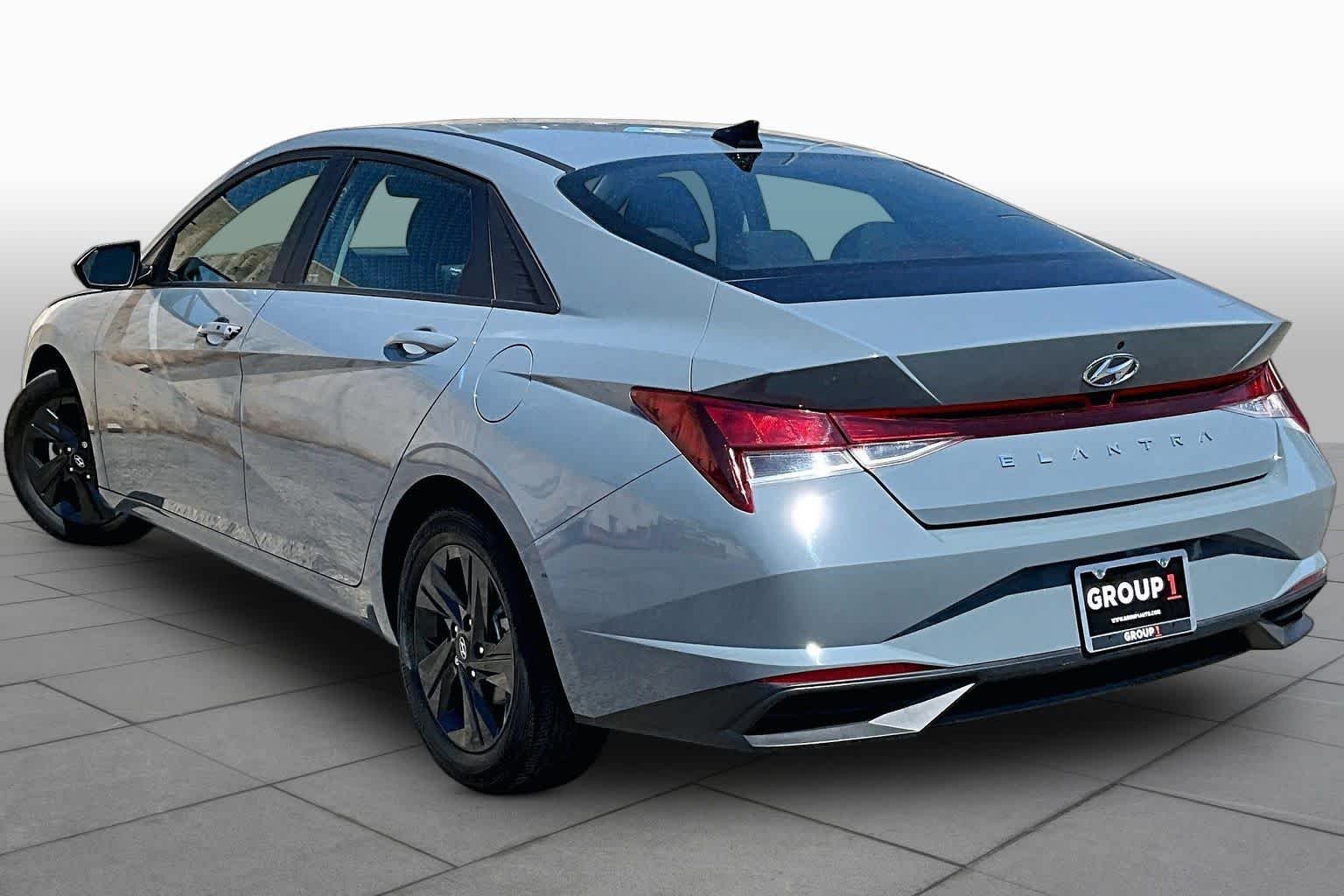 Used 2023 Electric Shadow Hyundai SEL image 12