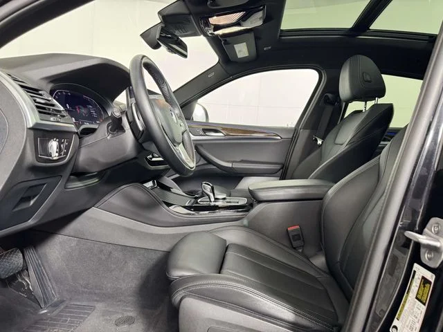 Used 2024 Black BMW xDrive30i image 4