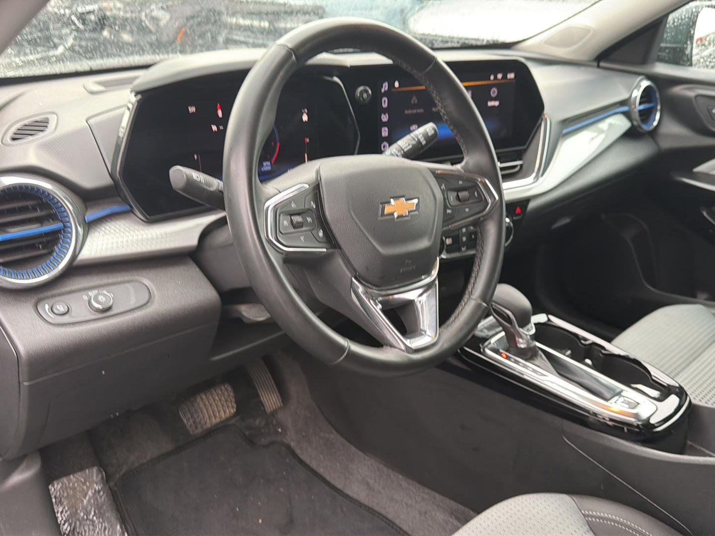 Used 2025 Cypress Gray Chevrolet LT image 9