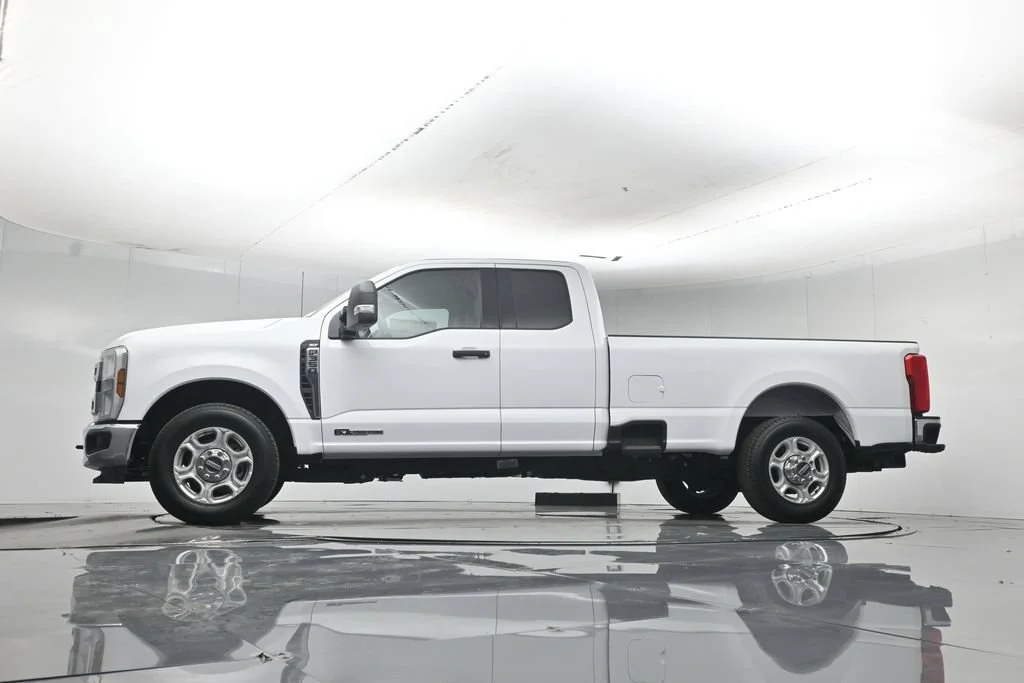 New 2026 Oxford White Ford XLT image 50