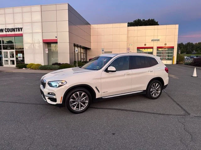 Used 2018 White BMW xDrive30i image 7