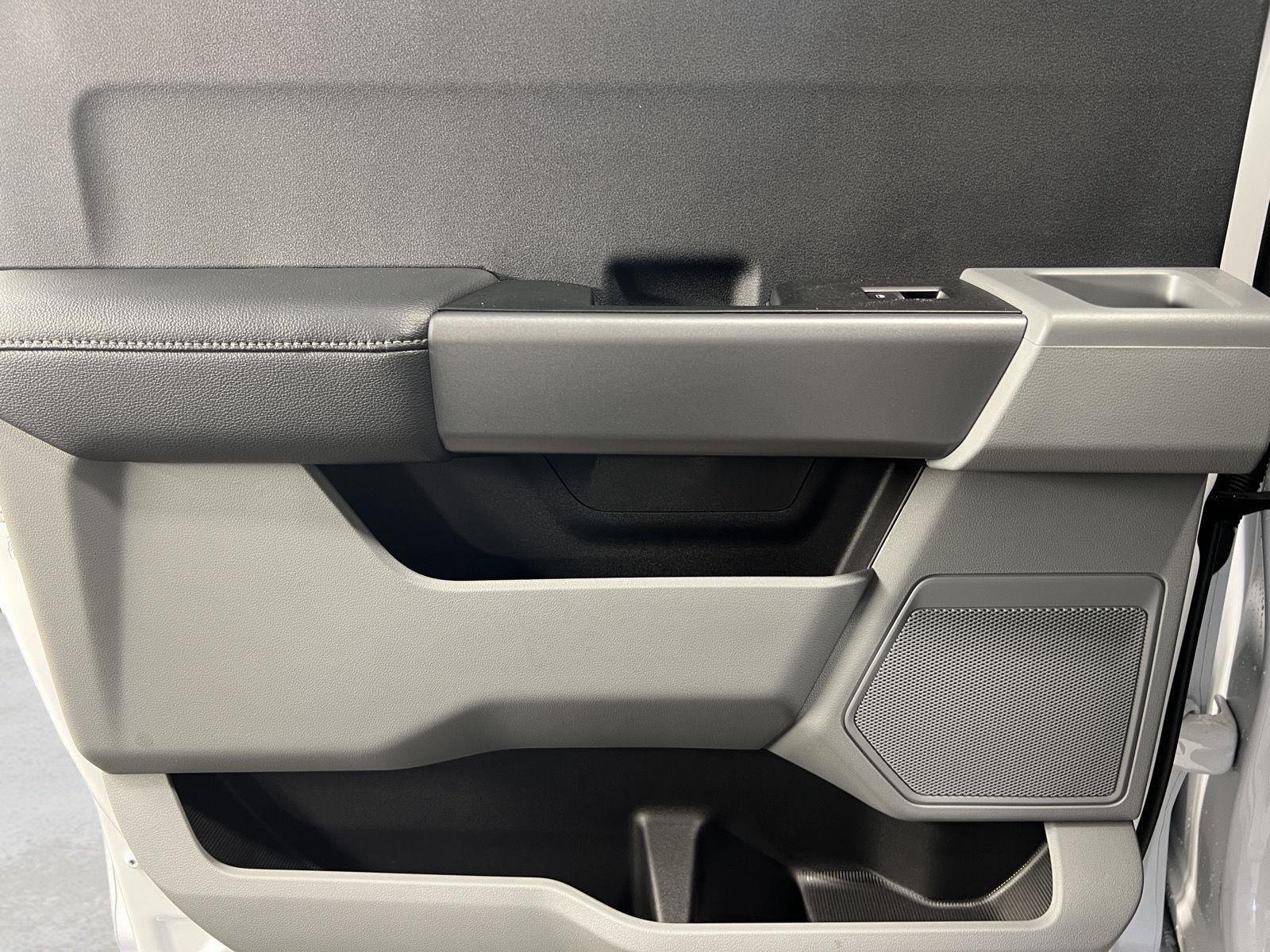 New 2026 Oxford White Ford F-250® XL image 19