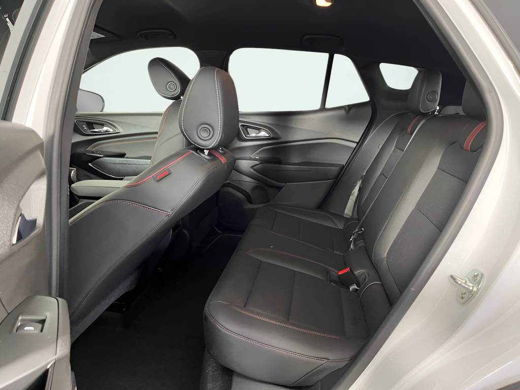Used 2025 Summit White Chevrolet 2RS image 12